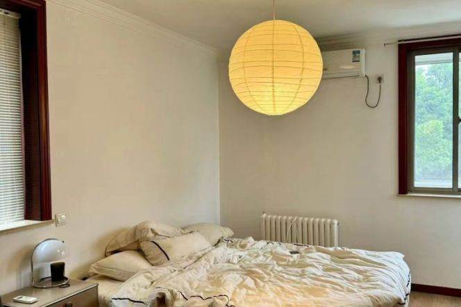 Beautiful 1br with balcony near Jiaotong University