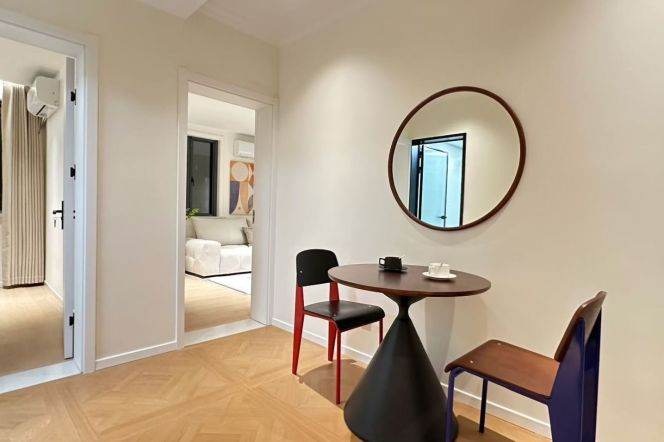 Fresh 1br Nr century Avenue M2/4/6/9