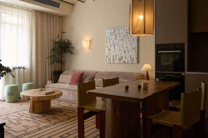 Beautiful 2brs&2baths with balcony near Hengshan Road