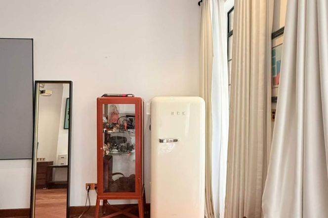 Jiangsu Rd Station 1+1Br with Balcony Line2/11