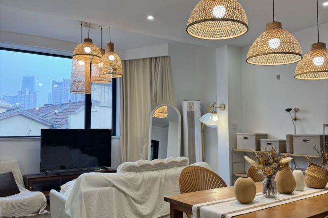 Spacious 2Br with high ceilings | South Shanxi rd & Iapm | Clean compound 11.8K