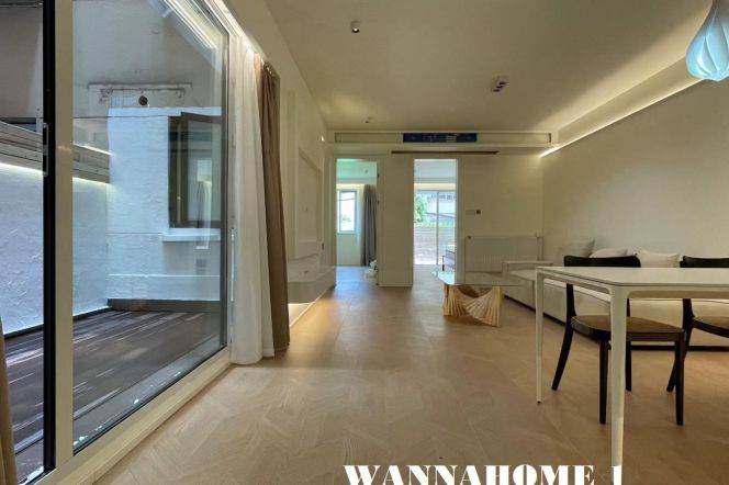 2 Large Gardens+Modern&Bright&Spacious 2Bdrs 1Bath Apt+L2/7/14 Jing An Temple Metro