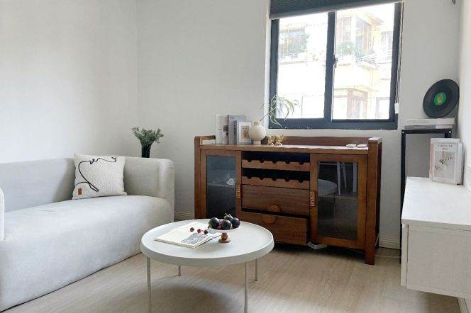 Yishan rd/modern 1br 2lr/elevator/bright room/brand furniture@L3/4/9