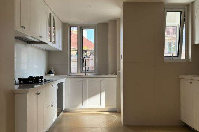 brand new duplex 3brs plus study big terrace  river view floor heating beside Huang pu river 