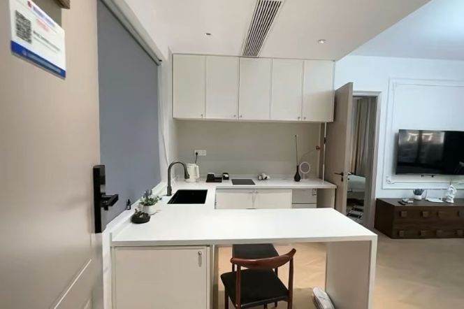 Homey 1br old house nr Jing'an Temple  L2/7/11