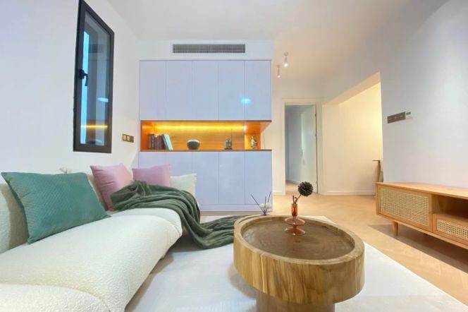 Modern elevator 1br Nr Jiangsu road M2/11