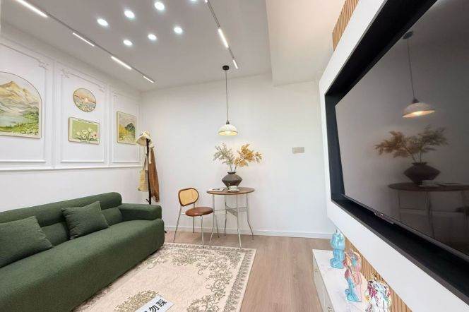 Pudong area/elevator 2br 1lr/bright room/spacious&modern,Yuntai rd@L7