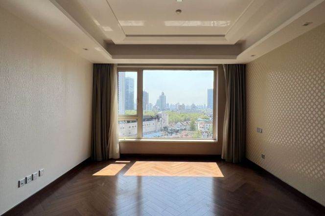 Quiet luxury compound with clubhouse.Old Xuhui 