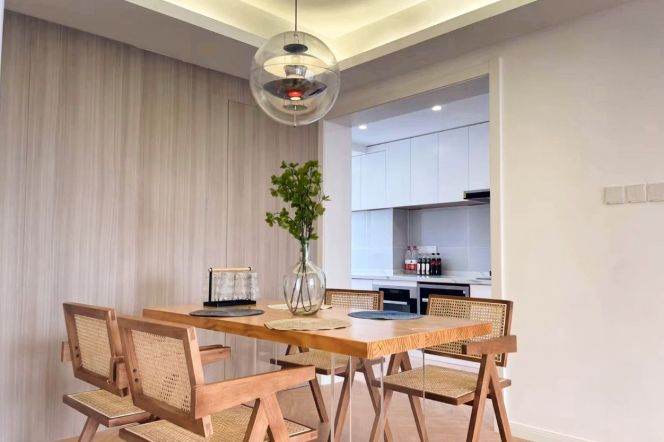 3 Brs, 2 Baths with Floor heating/Central ac/Oven, 140 sqm @ Wuding metro L14