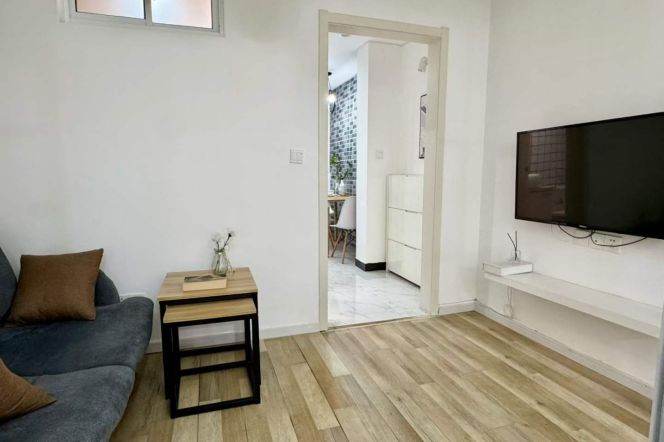 Cozy one bedroom Apartment near Line 10 Jiaotong University
