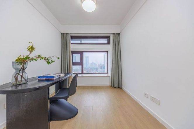 3BR 2BTH w/ Balcony nr IAPM