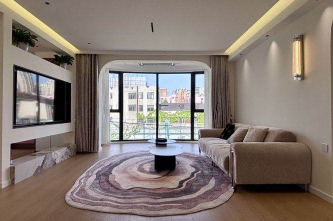 2Bdrs 2bths Apt/Fabulous&Modern /Line 8 North Xizang Rd /Good View/elevator