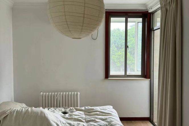 Beautiful 1br with balcony near Jiaotong University