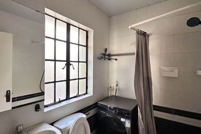 Spacious 3br lanehouse at Yuyuan Rd L2/7/11