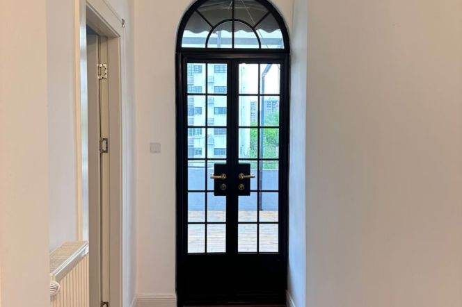 1+1 Rooms with Private terrace, Wall heating/Oven, 110 sqm @ Zhaojiabang metro L7&9