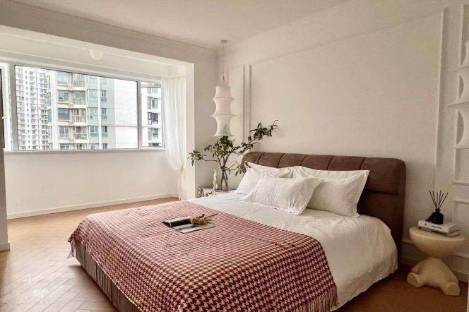 Caoyang rd/charming 2br 2lr/floor heating/elevator/big living room@L11/14/3/4