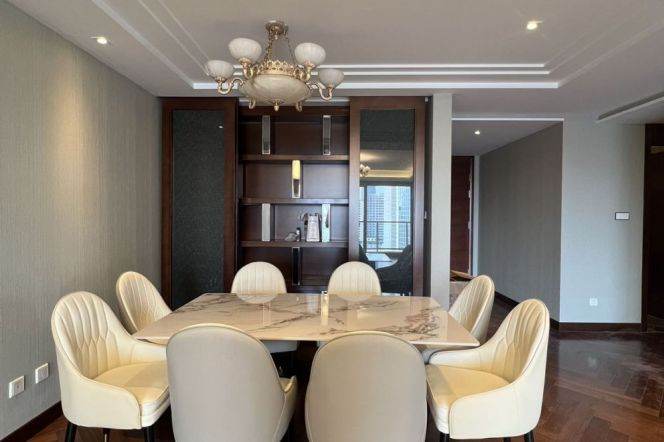 Luxury  compound nr M-huaihai rd  