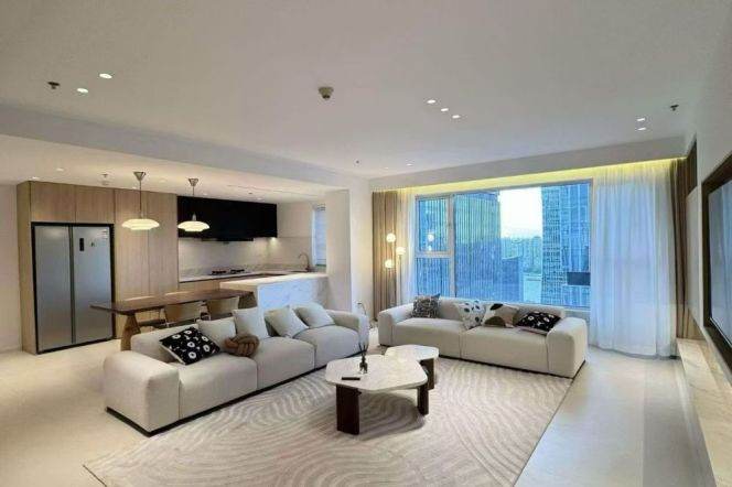 Luxury Lujiazui Residence | 227sqm, 3-Bed with Panoramic Skyline Views