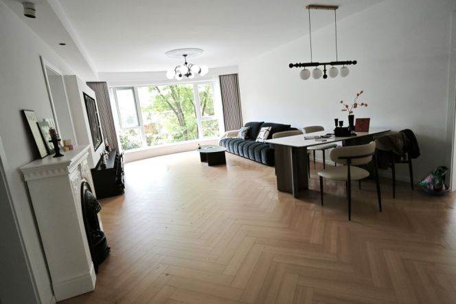 Elegant Spacious 3Brs+Balcony L10/15 