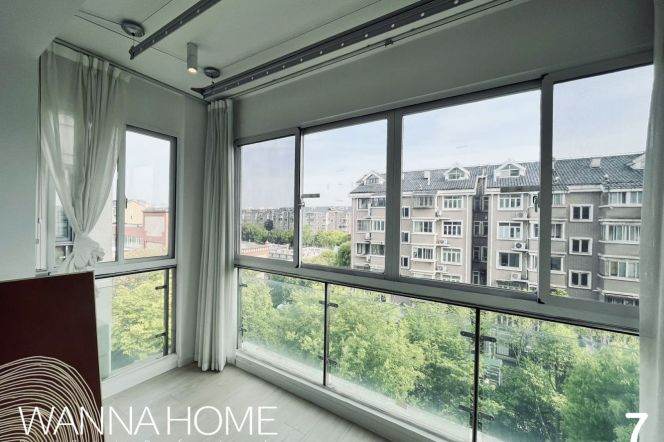 Luxury Compound/Hongqiao Airport/Plazas/Elevator/Parking/Huge Open Kitchen+Walk-in Closet/Cozy3br2bt