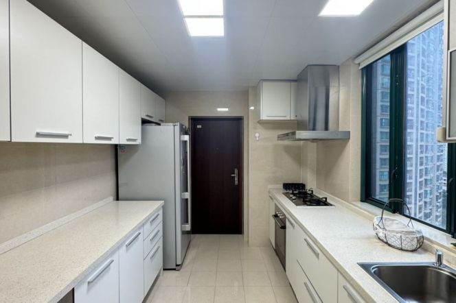 modern 4brs floor heating open balcony nice river view beside Huang pu river IFC