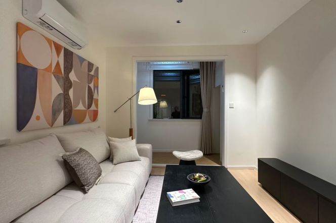 Fresh 1br Nr century Avenue M2/4/6/9