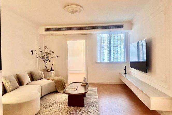 Caoyang rd/charming 2br 2lr/floor heating/elevator/big living room@L11/14/3/4