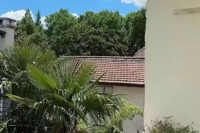 Tasteful 3BR 2BA Old House w/Terrace on Yongjia Rd