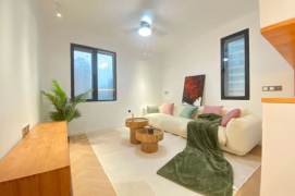 Modern elevator 1br Nr Jiangsu road M2/11