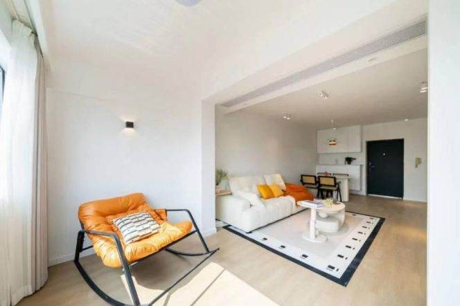 Bright one bedroom Ap+Floor heating+central AC+Oven 2mins to Wuding Rd