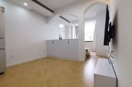Great value/cozy 1br 1lr/bright room/with central AC,Jiangsu rd@L11/2