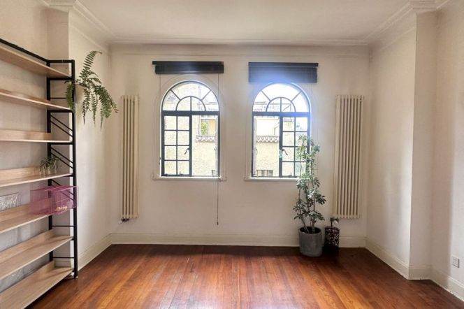 Spacious 3brs&2baths with balcony near Jing'an Temple