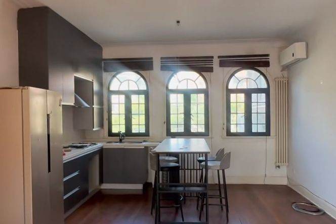 Spacious 3brs&2baths with balcony near Jing'an Temple