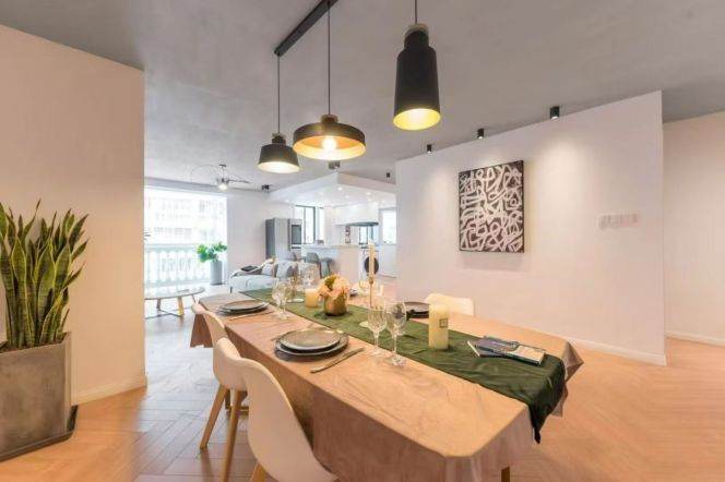 Xujiahui Garden floor heating 3brs/2lr/1ba apt wt balcony; L1/9/11