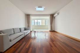 3 Brs, 2 Baths with Open Balcony, 170 sqm, High rise Building @ IAPM