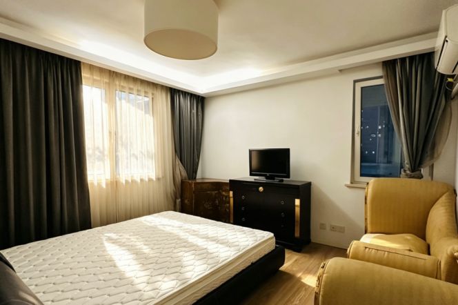 Paris Garden Gubei One cozy and sunshine 2LDK plus outdoor balcony