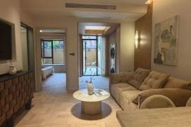 Brand new renovated unique 1br,CA,floor heating,big private yard,Line 9