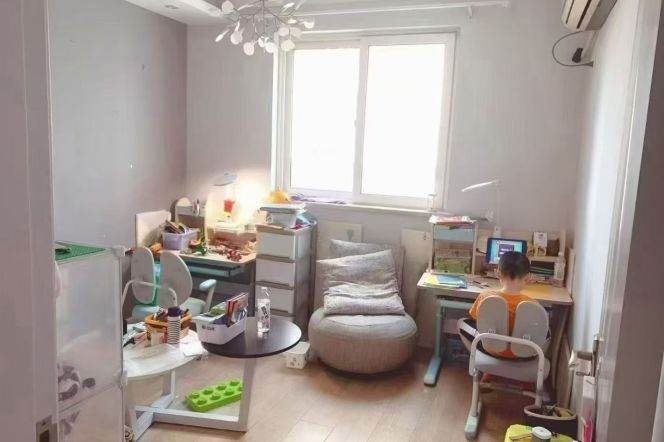 Elevator 4Brs/2Lrs/2Bts apt nr Changshou rd,M7/13