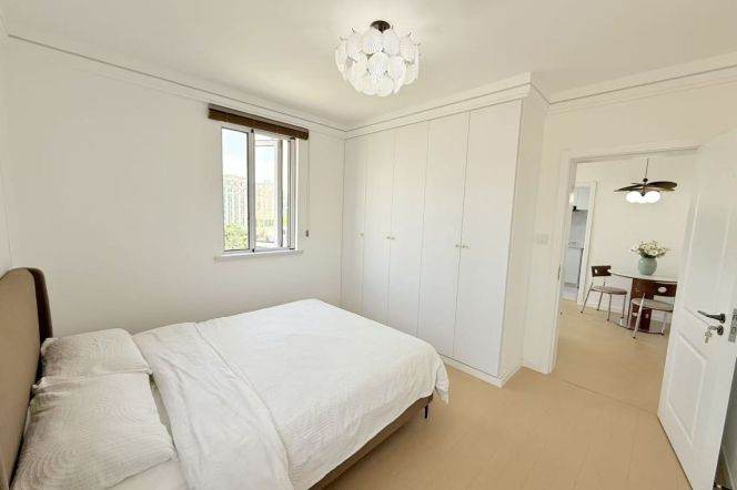 Zhongshan Park elevator 2BR apartment