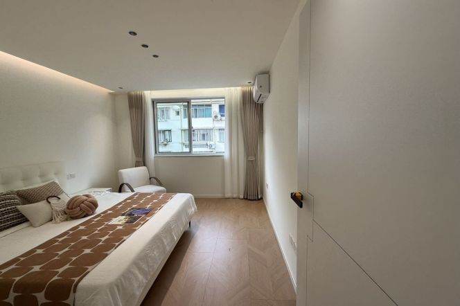 Cozy 1br old apt @Jiashan Rd  L9&12