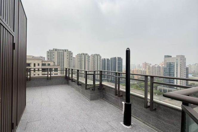 modern big 4brs big terrace floor heating modern furniture in Gubei 33.3K