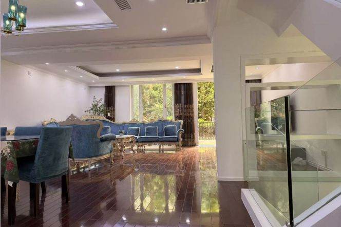 3BR 5Baths of a garden unit near line 2/10/11 Jiao'tong Uni and Shanghai Library metro