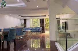 3BR 5Baths of a garden unit near line 2/10/11 Jiao'tong Uni and Shanghai Library metro