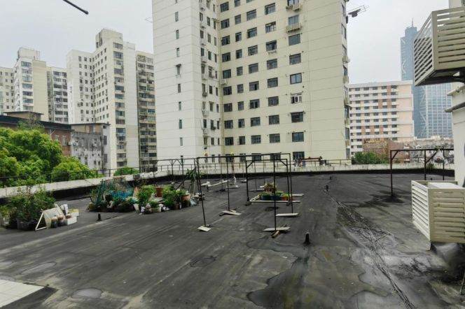 Cozy 1 br with big terrace in HongKou ,near L 4/12 DaLian Rd St.