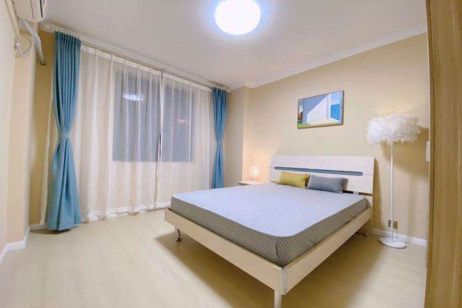 Elevator Apt 2br/1bt close to Plaza 66