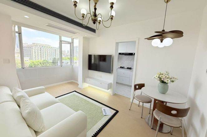 Zhongshan Park elevator 2BR apartment