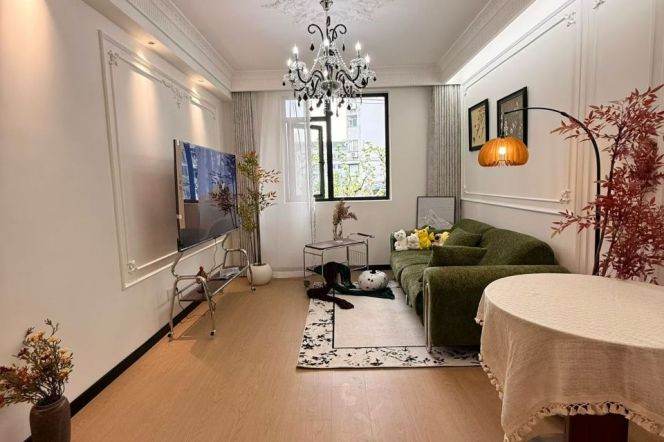 Zhenping rd/modern 1br 2lr/floor heating/bright room/big living room@L3/4/7