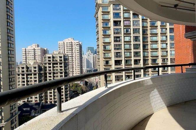 Nice View+Spacious&Bright 2Bdrs 1Bath Apt+L9/12 Jia Shan Rd+Great Compound+3 Large Balconies
