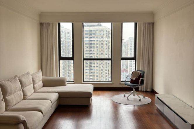 4 Brs, 2 Baths, 170 sqm, High rise Building @ Laoximen station L10