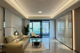 Brand new decoration 3brs with balcony and floor heating belong to People Square 